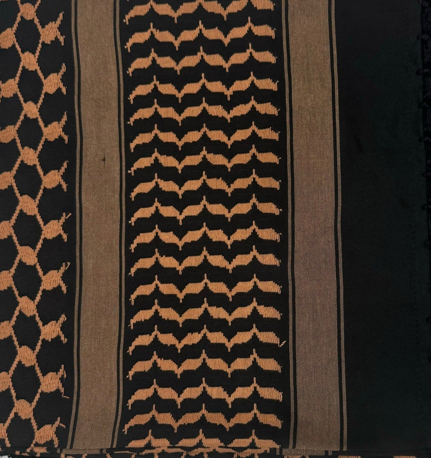Jerusalem Night Keffiyeh – Light in the Darkness Black/Bronze with Black Tassels