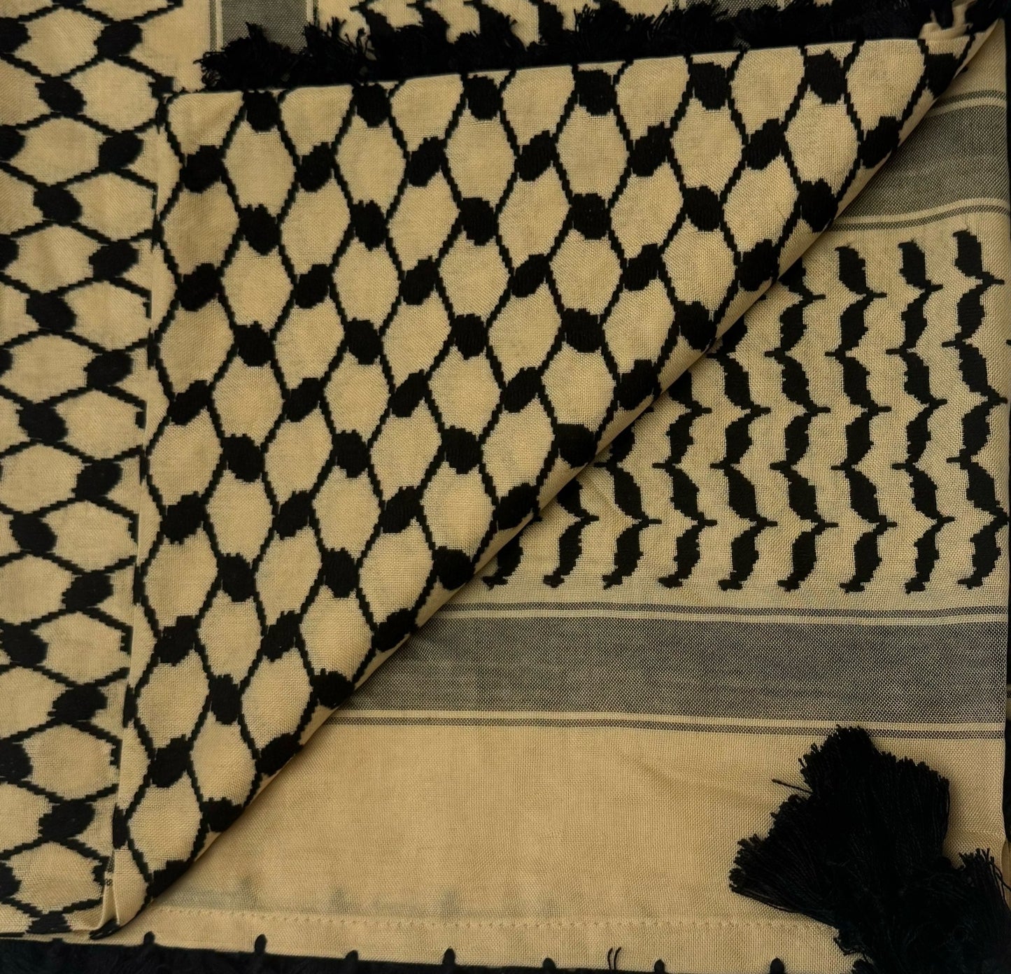 Bedouin Desert Keffiyeh – Legacy of the Nomads Sand/Black with Black Tassels