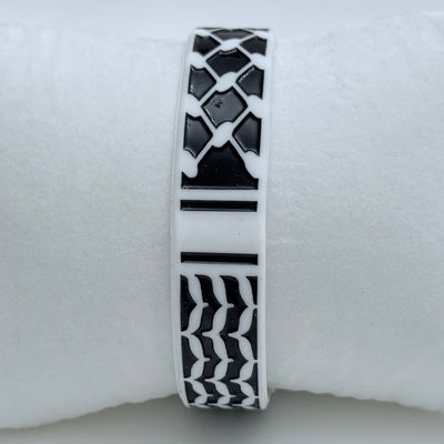 Unisex Palestinian Rubber Wristband with Engraved Keffiyeh Pattern – Available in 5 Colors